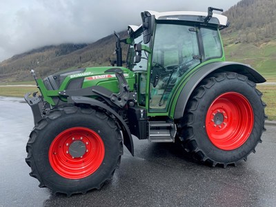 Traktor Fendt 211 S3 TMS