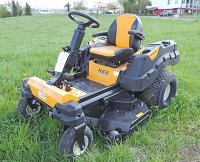 Cub Cadet, Rasentraktor XZ3 122 Zero-Turn