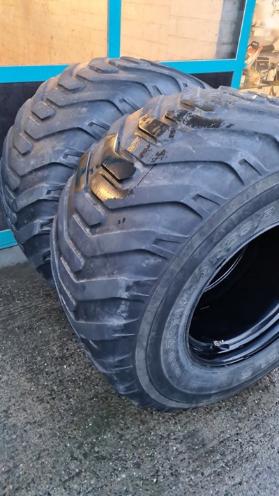 Räder 700/50 R26.5 zu Valtra N-Serie