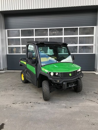 John Deere Gator XUV 835M / Robert Aebi Landtechnik AG