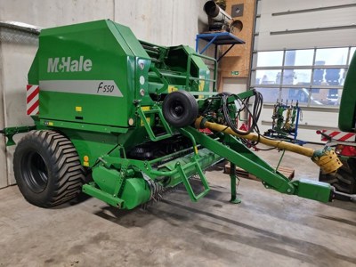 Rundballenpresse McHale F550