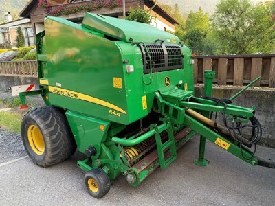 John Deere 644 Rundballenpresse 14 Messer