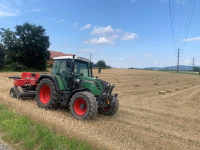 Massey-Ferguson 1840 Hartballenpresse