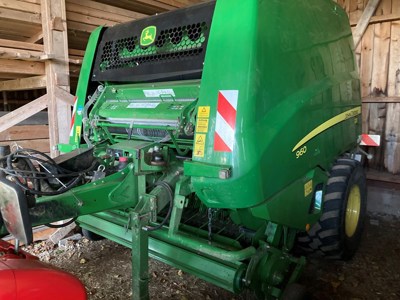 Presse à balles rondes John Deere 960