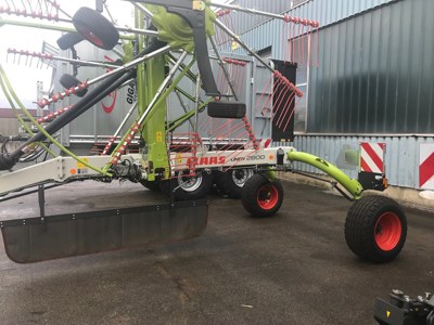 CLAAS Liner 2800 Mittenschwader