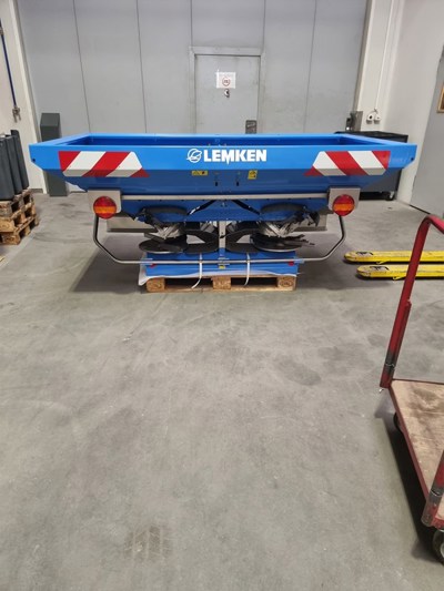 LEMKEN - DISTRIBUTEUR D'ENGRAIS - SPICA 8/900