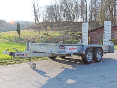 Unsinn, Anhänger Auto Tieflader Baumasch.