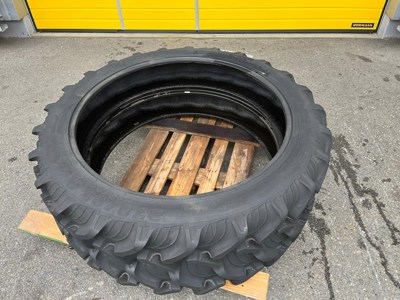 Taurus 270/95R44