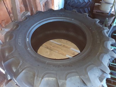 2 Reifen Kleber Gripker 480/65R24 neu füt Traktor 4806524