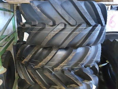 2 Reifen Michelin 440/65R24 Michelin  4406524