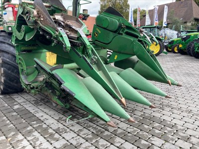 John Deere 606C Maispflücker