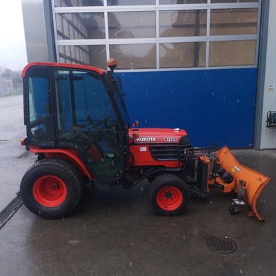 Kubota B1700 mit Schneepflug Zaugg