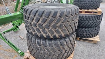 1 Paar Rad kpl. 560/60R22.5 BKT