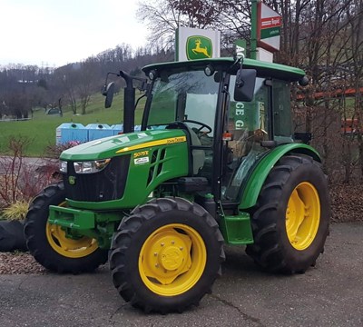 John Deere 5075E