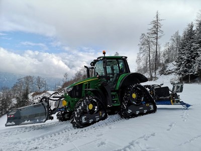 John Deere 6120M mit Müller Raupen,Fräse, Schild