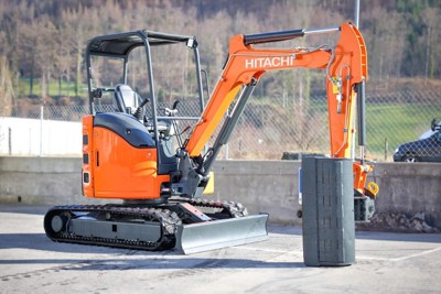 Mini pelle HITACHI 2.6t - 2018