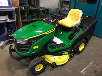 Rasentraktor John Deere X 147 R