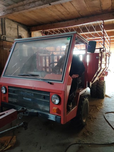 Buchertransporter mit Ladewagen