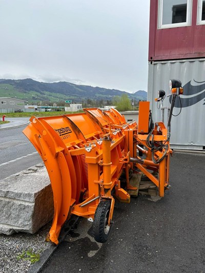 Schneepflug Marke Boschung