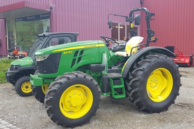 John Deere 5075E