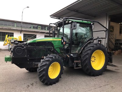 Forsttraktor John Deere 6125R