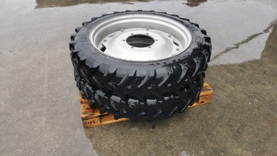 Pflegeräder mit Spurverstellung New Holland / Case 230/95R32