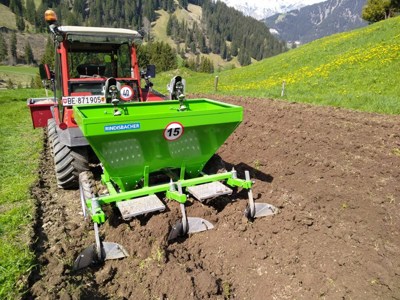 Kartoffelleger, Kartoffelsetzautomat, neu, preiswert, ideal für Kleinflächenanbau/Planteuse à pdt.