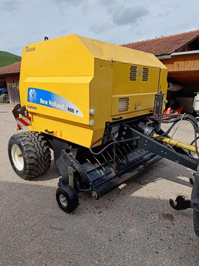 Rundballenpresse New Holland BR 6090