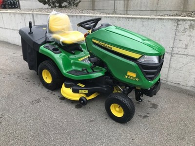 Rasentraktor John Deere X 350 R - neu