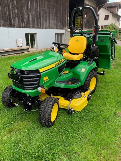 John Deere X 948 mit Hochentleerung