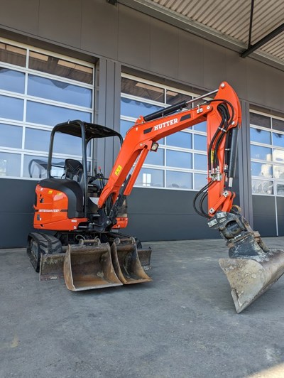 Kubota U27-4