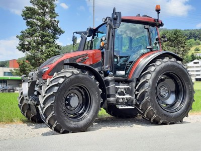 Traktor Valtra G 135 Versu