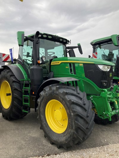 Tracteur John Deere 6R 250