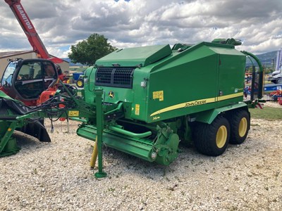 Presse John Deere 744