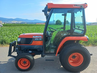 Kubota Traktor Kubota STA 30 / ST 30A Kommunaltraktor Rasentraktor Kleintraktor