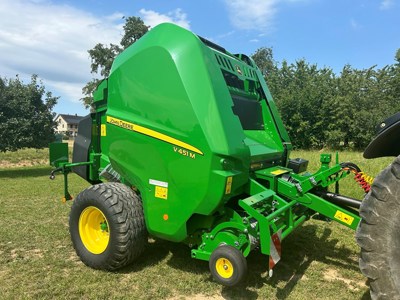 John Deere V451M Rundballenpresse Variabel