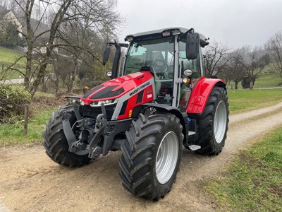 Traktor Massey Ferguson 5S.145 Essential