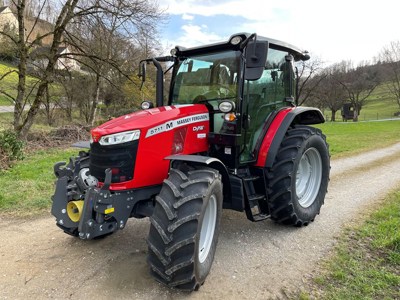 Massey Ferguson 5711M