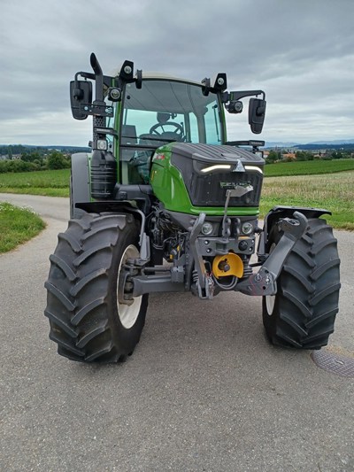 Traktor Fendt 211 GEN * Profi Plus