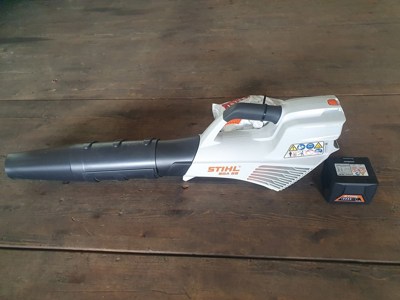 Blasgerät Stihl BGA 56 mit Akku