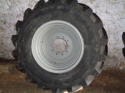 Räder Komplettsatz - Michelin 710/70 R38 - 600/70 R30