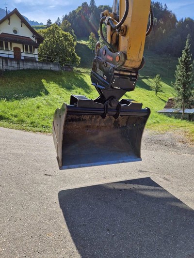 Schwenklöffel zu 18-20t Bagger mit SQ70 Aufnahme