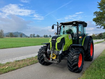 Traktor Claas Elios 230