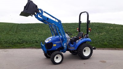 Kleintraktor New Holland Boomer mit Frontlader