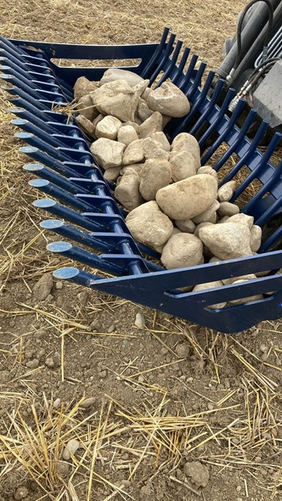 Steinsammelschaufel - für steinreiche Landwirte, Benne pour ramasser les pierres