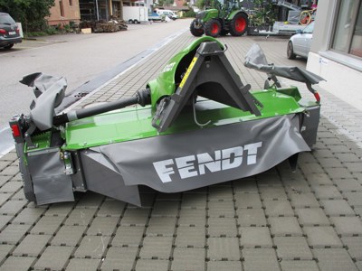 Fendt Slicer 3060 FPRC mit Rollenaufbereiter