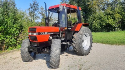 Traktor CASE IH 885 AXL