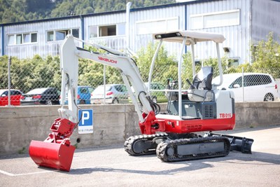 Mini pelle Takeuchi 1.6T - E.28.23