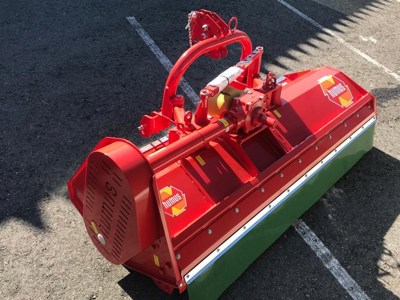 Mulchgerät, Mulcher humus 220 cm Frontanbau zu Reform Metrac und Aebi TT / Heckanbau Traktor