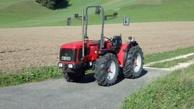 A. Carraro TRG 9400 Wendetraktor Frontlenkung Pflegebereifung